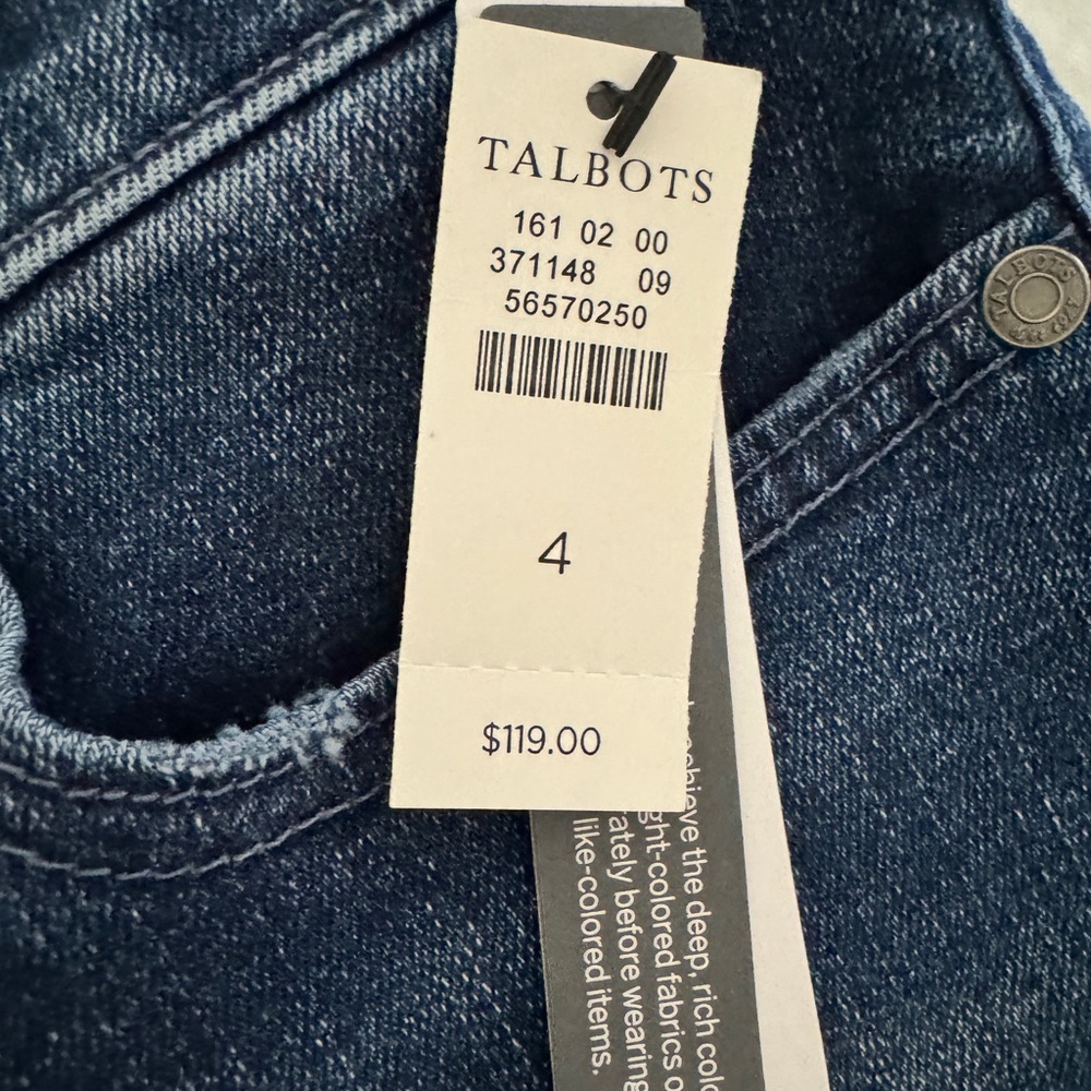 Talbots size 4 slim ankle jeans with detailed leg split. New with tags.